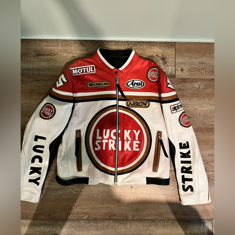 Leather Moto Racing Jacket.circa 2002. SZ L. Made in Mexico
Lucky Strike